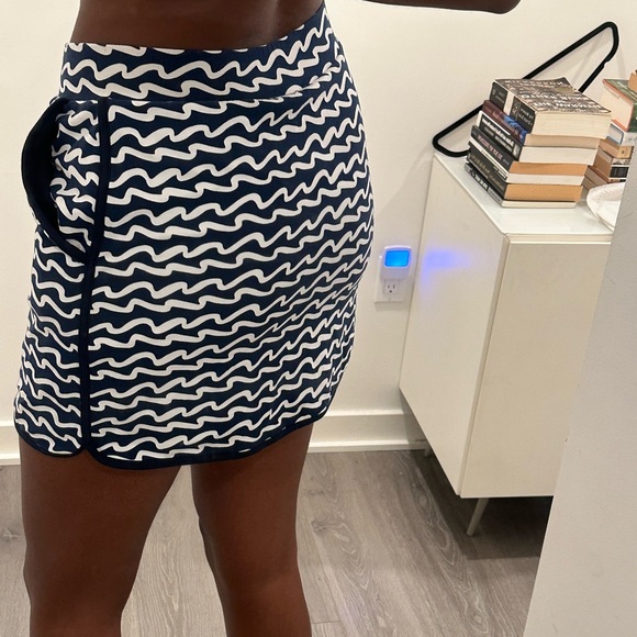 Talbots Navt and White Mini Skort Night - Picture 2 of 4